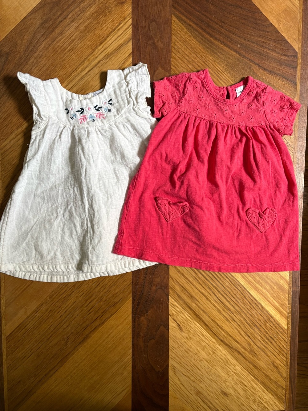 Set of 2 baby girl dresses 6-9 months